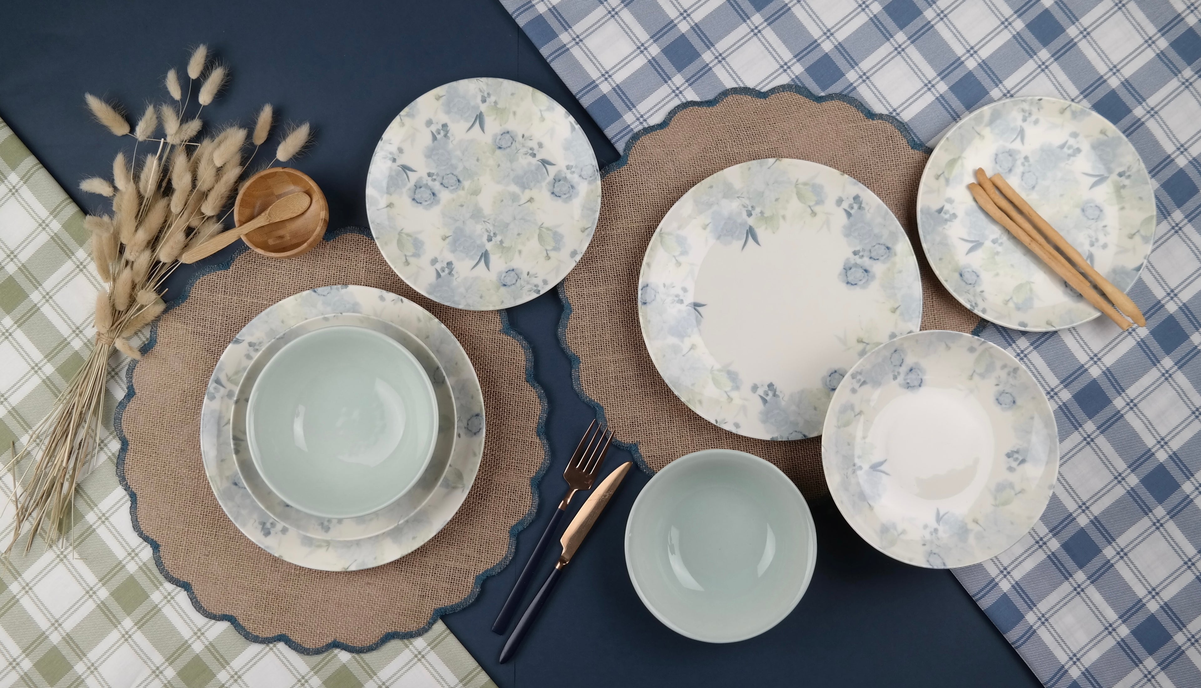 Chic Charming Essence - 31105 - 24 pieces