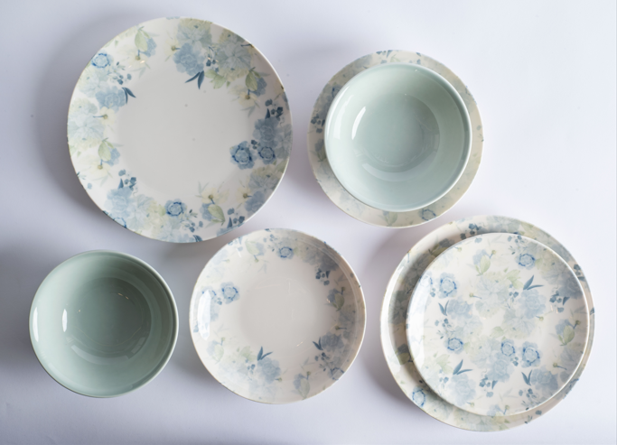 Chic Charming Essence - 31105 - 24 pieces